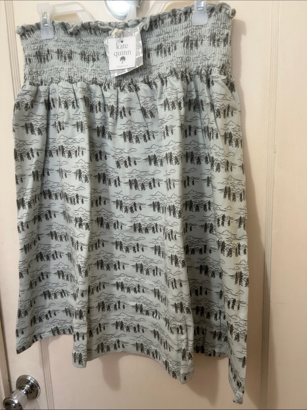NWT Kate Quinn little mountain skirt